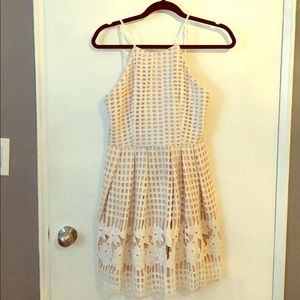 AQUA EYELIT DRESS OFF WHITE AND BEIGE SIZE SMALL